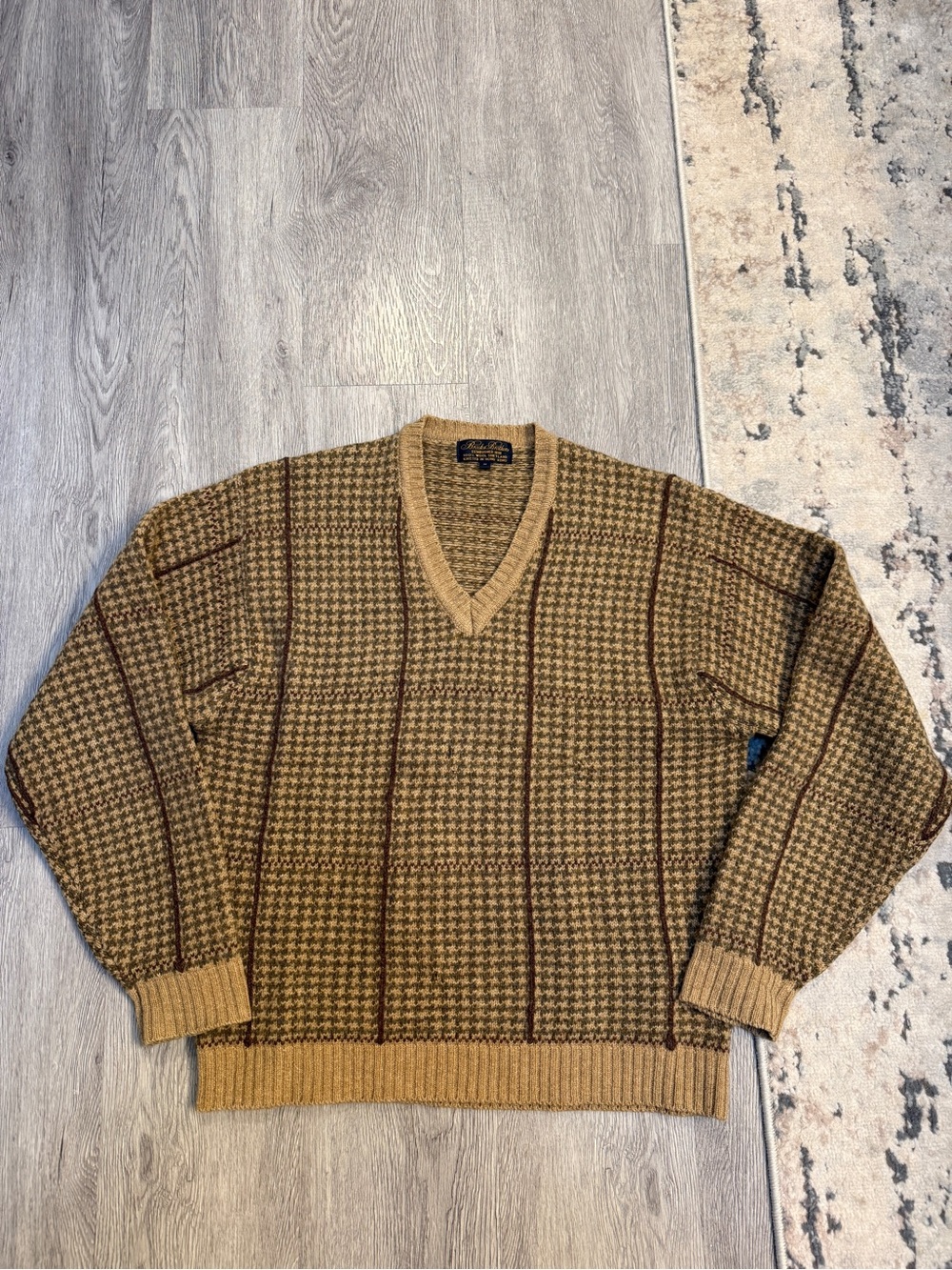 VTG 90's Authentic Brooks Brothers Houndstooth V Neck Shetland Wool Pullover M
